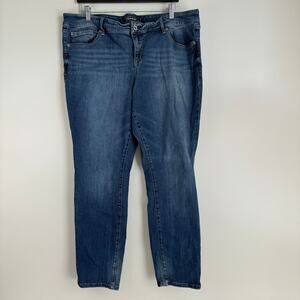 Torrid Premium Jeans Women's 20 R Boyfriend Medium Wash Blue Mid Rise
